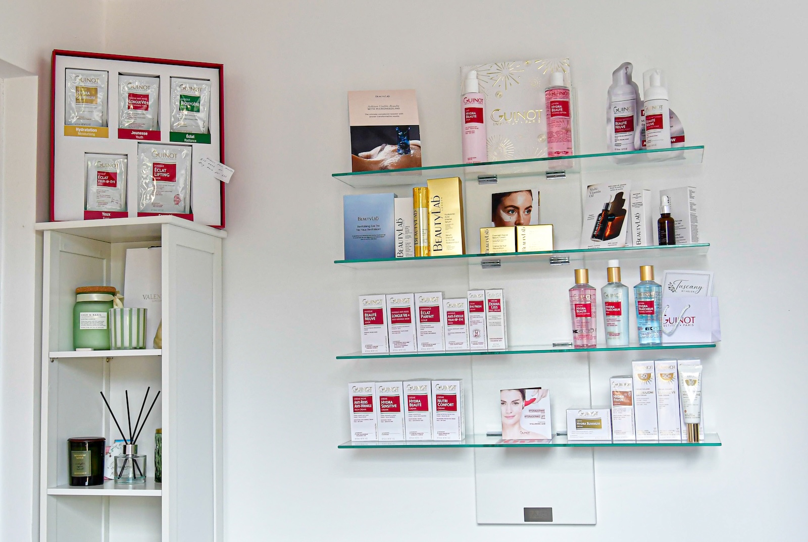 Guinot products wall display